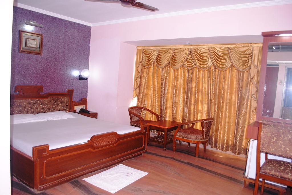 Padma Hotel ปูรี ภายนอก รูปภาพ